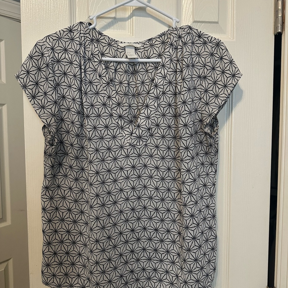 H&M Black and White Geometric Blouse